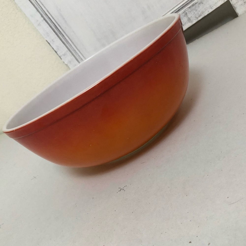 Vintage Orange Pyrex #404 4QT